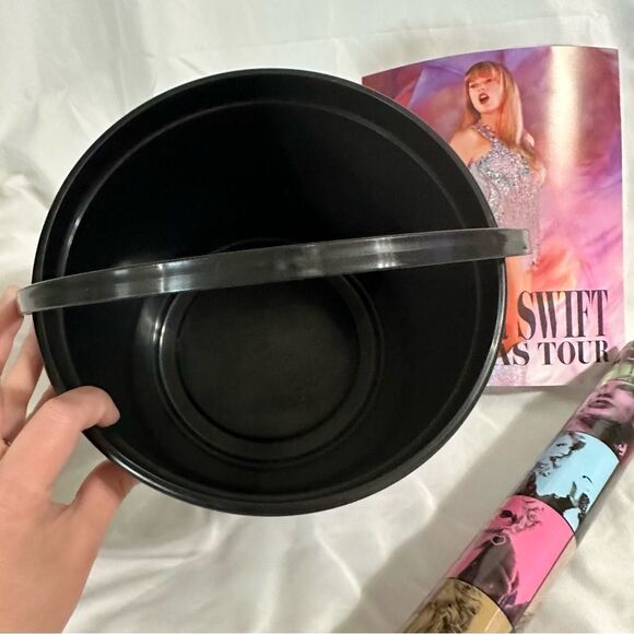Taylor Swift The Eras Tour Movie Merch - Popcorn Bucket light stick and poster - Picture 4 of 5